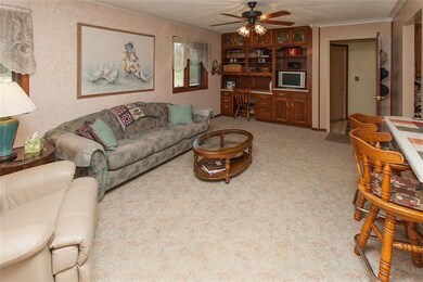 4486 S 9th Ave E, Newton, IA 50208 - photo 6