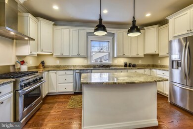 6951 Birch St, Falls Church, VA 22046 - photo 4