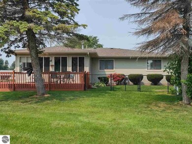 623 S Augres River Dr, Au Gres, MI 48703 - photo 2