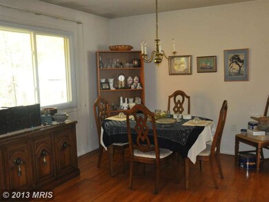 8615 Lagrange St, Lorton, VA 22079 - photo 4