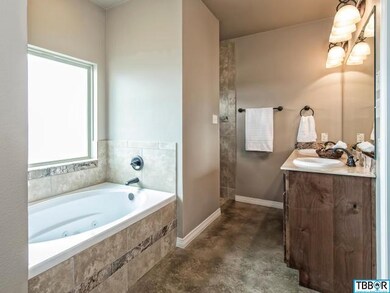 8610 Brewster Rd, Temple, TX 76501 - photo 6