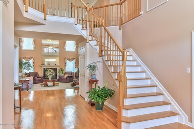 205 Navajo Ct Marlboro-large-017-Foyer