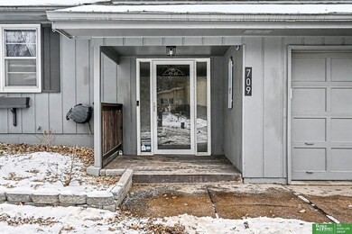 709 Sherman Dr, Bellevue, NE 68005 - photo 2