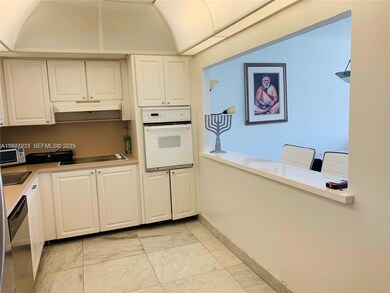 Oceanview Building B unit 1423, Sunny Isles Beach, FL 33160 - photo 4