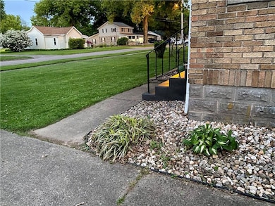 Landscaping & Front Lawn