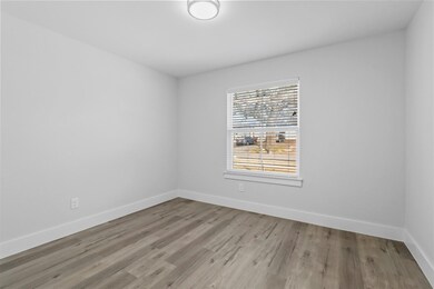 416 E 5th St, Bonham, TX 75418 - photo 5