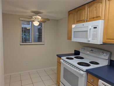 Plaza Gardens unit 115, Sarasota, FL 34239 - photo 4