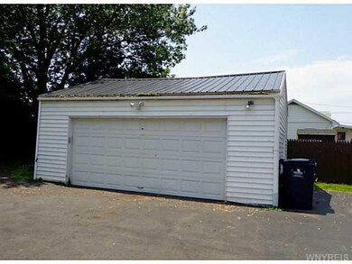 Garage. This 2 car garage is shared by tenants @ 4
