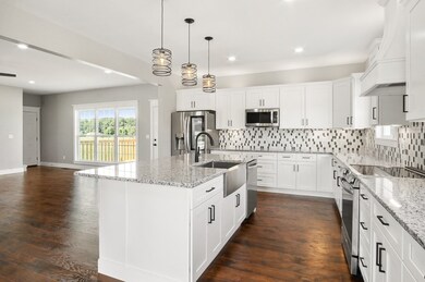 Under cabinet lighting and even has above cabinet lighting