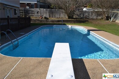 409 Table Rock Ln, Copperas Cove, TX 76522 - photo 6