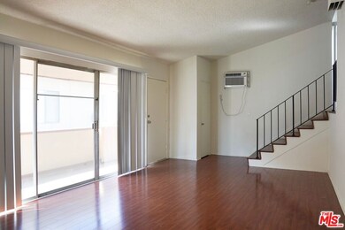 18444 Collins St unit 14, Los Angeles, CA 91356 - photo 5