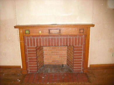 1783 LOCKBOURNE (9) FIREPLACE