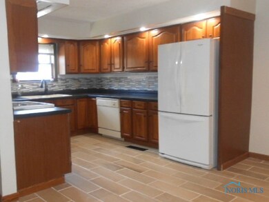 205 S Elm St, Columbus Grove, OH 45830 - photo 4