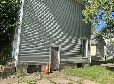 402 Broad St, Conneaut, OH 44030 - photo 5