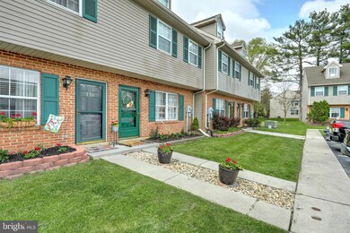 138 Orchard Ln unit 32, Hanover, PA 17331 - photo 3