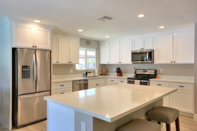 2744 S PECAN