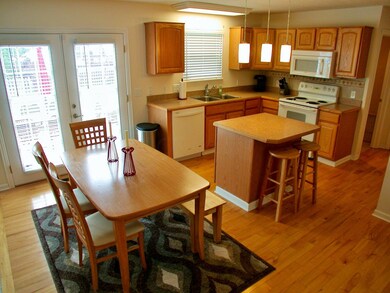 INFORMAL DINING