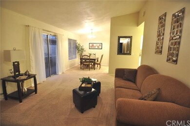 Cozy Living Room w/ Separate Dining Area