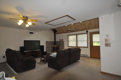 Family room w/wood stove