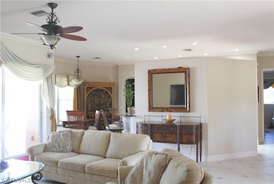 Living room looking towards the breakfast nook