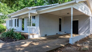 303 Cedarwood Dr, Shelby, NC 28152 - photo 2