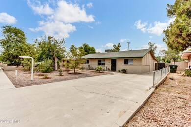 17 E Loma Linda Blvd-23