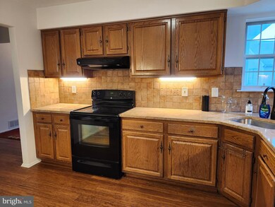 641 Cascade Dr S, Mount Laurel, NJ 08054 - photo 5