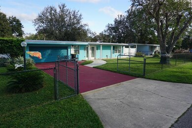 2750 Woodlawn Dr, Winter Haven, FL 33881 - photo 2