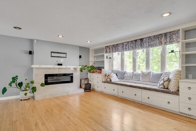 10 Sandy Ridge Cir, Sharon, MA 02067 - photo 2