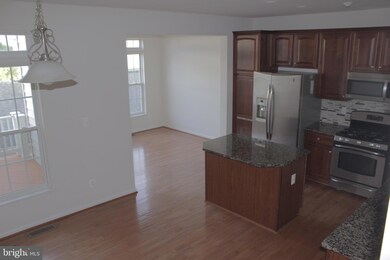 16638 Barge Cir, Woodbridge, VA 22191 - photo 4
