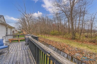 Beautiful back deck view overlooking creek w so mu