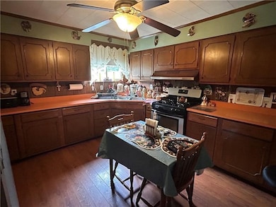 42 Walnut Ave, Dunbar, PA 15431 - photo 7