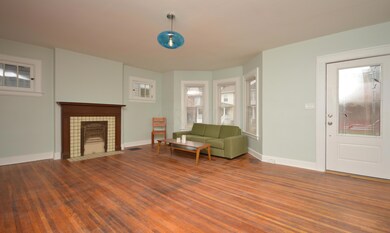 Living Room (6)