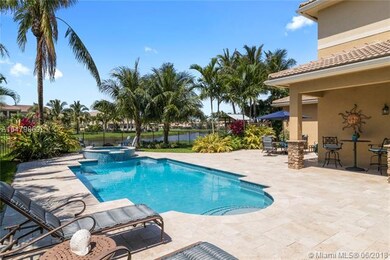 Family pool and spa with plenty of seating areas