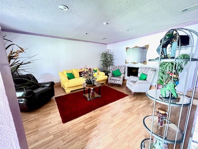 3111 Windy Royal Dr, Houston, TX 77045 - photo 4