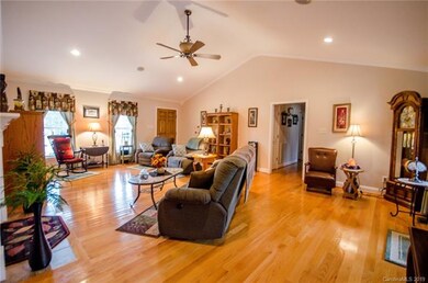 160 Barringer Dr, Statesville, NC 28625 - photo 6