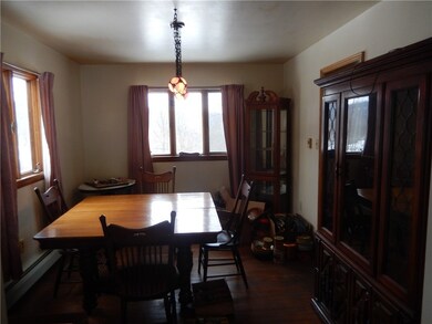 Dining area right off the kitchen