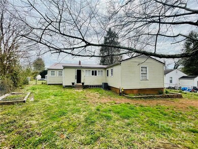 701 Woods Dr, Statesville, NC 28677 - photo 2