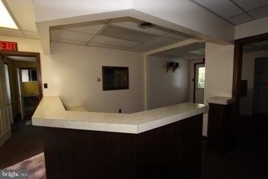 301 E Main St, New Holland, PA 17557 - photo 4