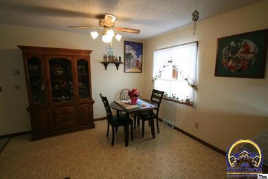 7431 SW 21st St, Topeka, KS 66615 - photo 3