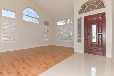 Foyer-Living Room (2)