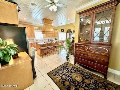 Beaitiful kitchen entry