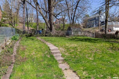 1406 E 9th St, Davenport, IA 52803 - photo 4