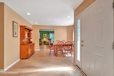 04-FOYER