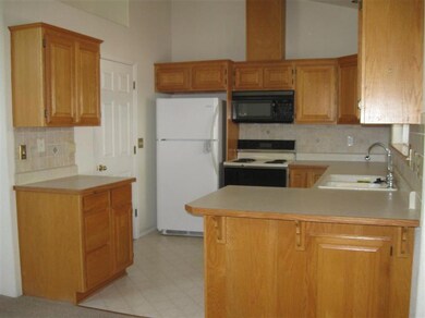 106 Freedom Cir, Grants Pass, OR 97527 - photo 6