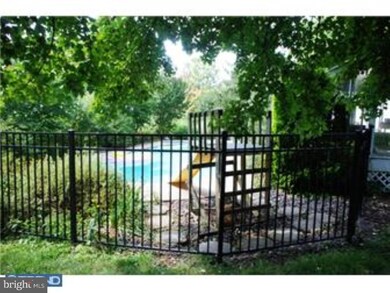 37 S Forge Manor Dr, Phoenixville, PA 19460 - photo 4