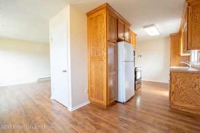 577 2nd Ave SW, Dickinson, ND 58601 - photo 5