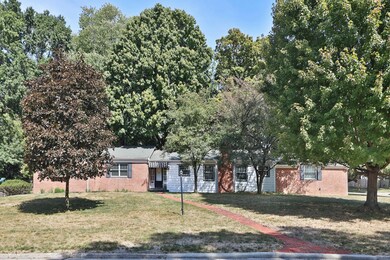 226 Croswell Rd, Columbus, OH 43214 - photo 2