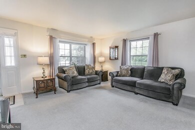 512 Carousel Cir, Norristown, PA 19403 - photo 5