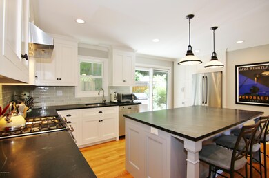 75 Long Meadow Rd, Riverside, CT 06878 - photo 2